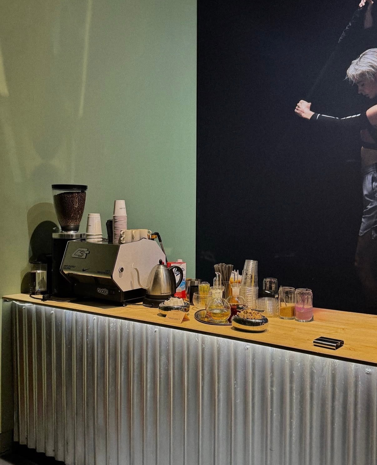 Bar café inox lors d'un événement de marque